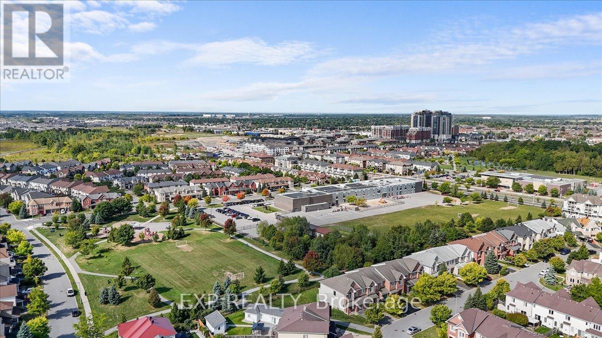 300 Grayburn Way