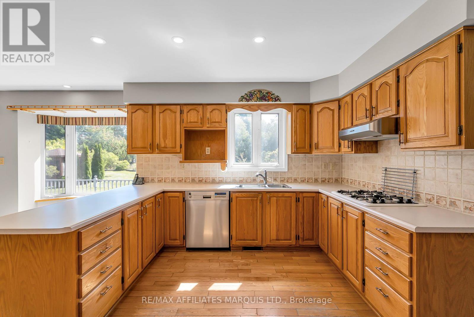 5479 Poplar Avenue