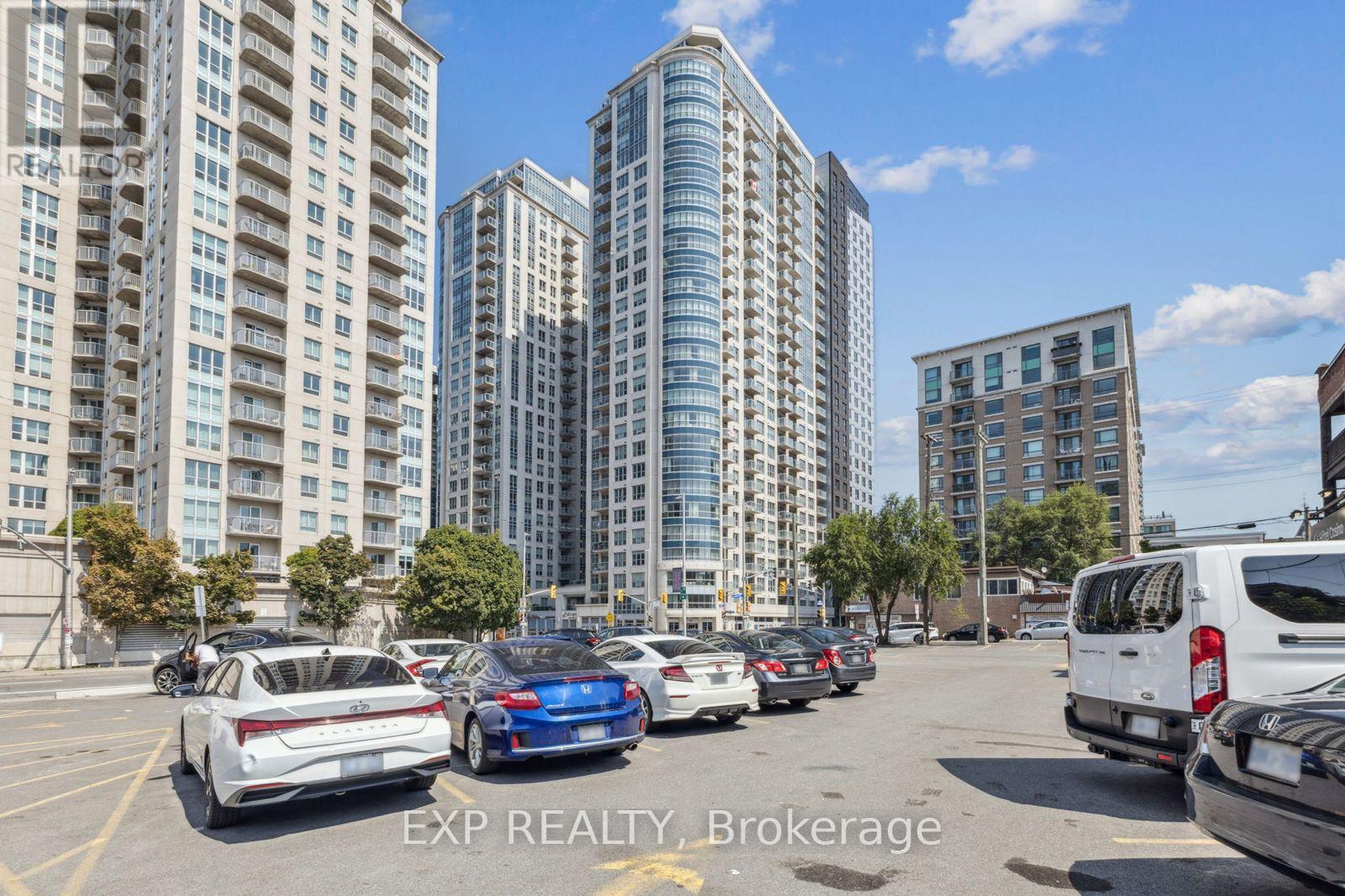 2604 - 242 Rideau Street