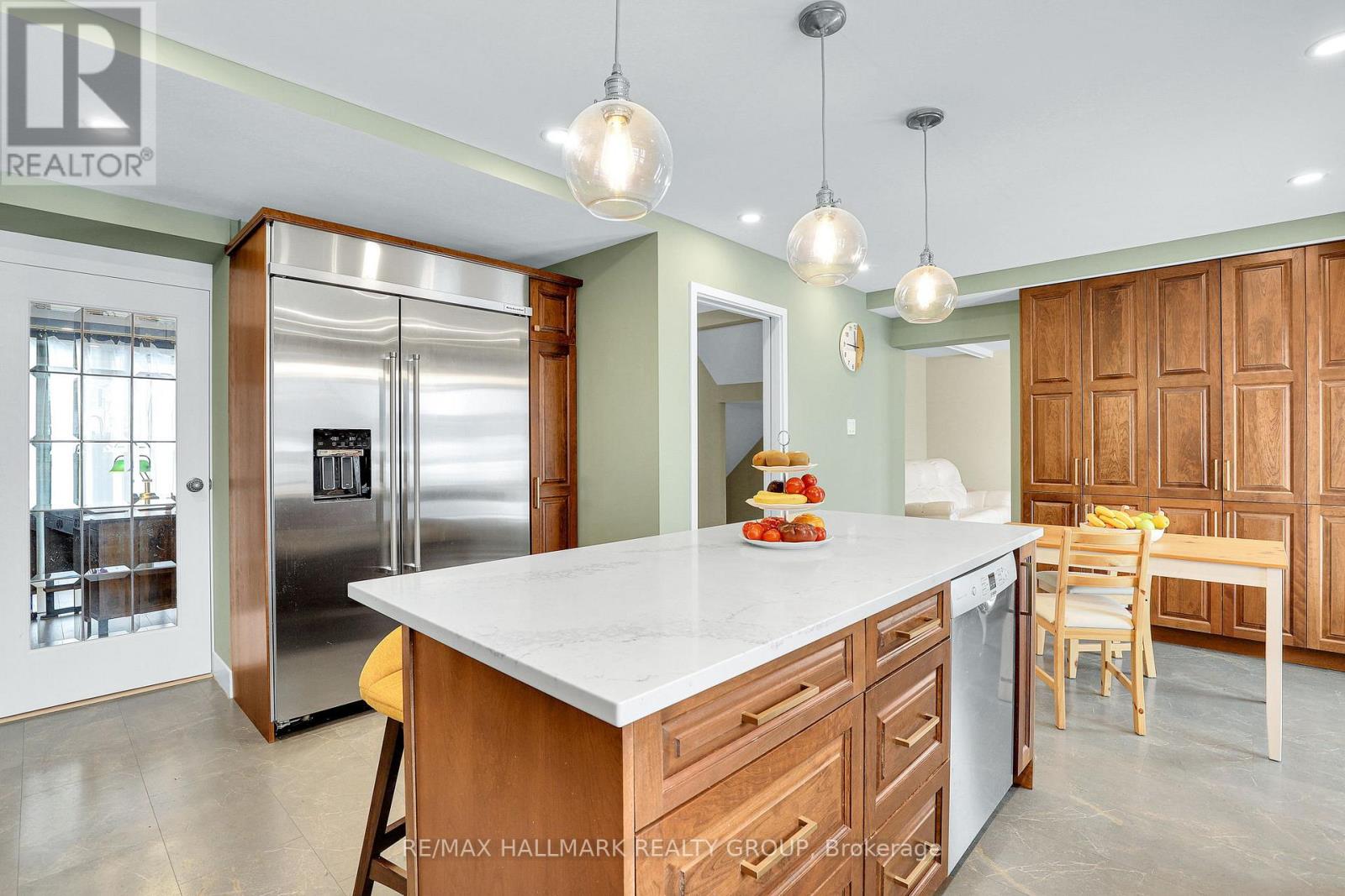 1712 Playfair Drive