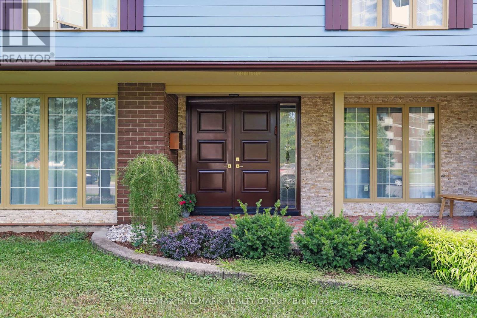 1712 Playfair Drive