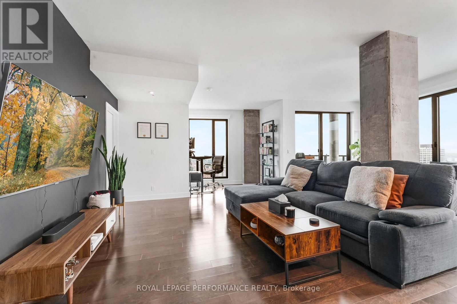 1810 - 20 Daly Avenue