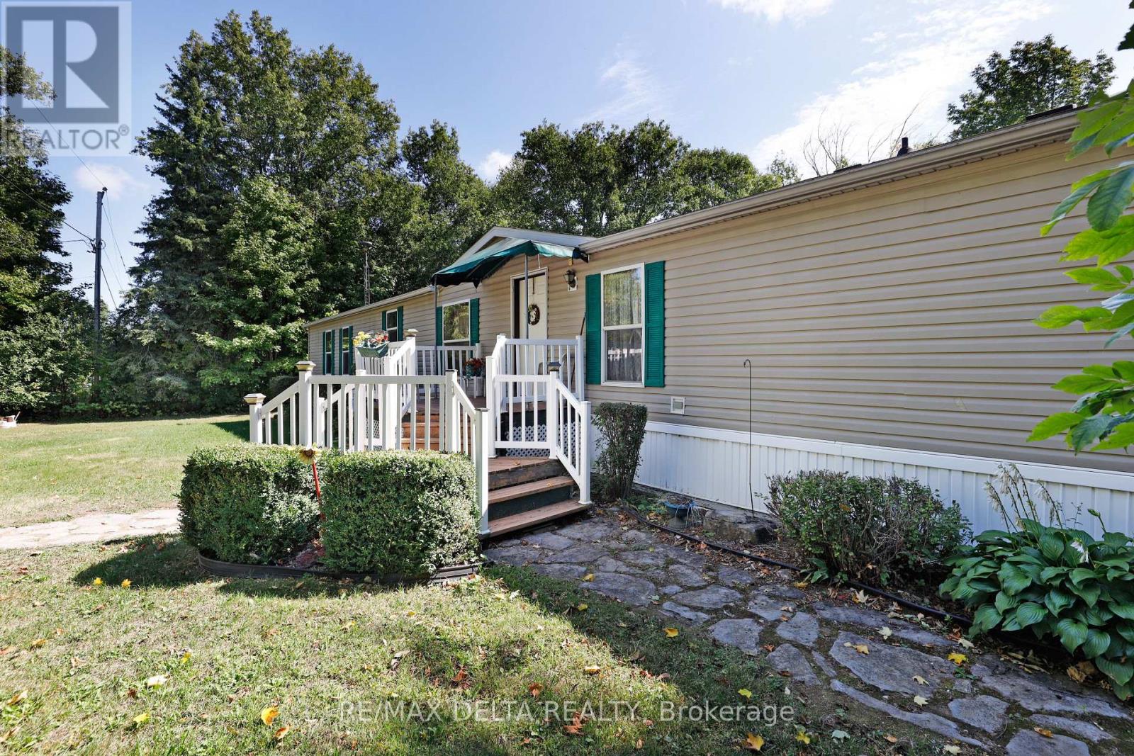 15270 Concession 8-9 Road