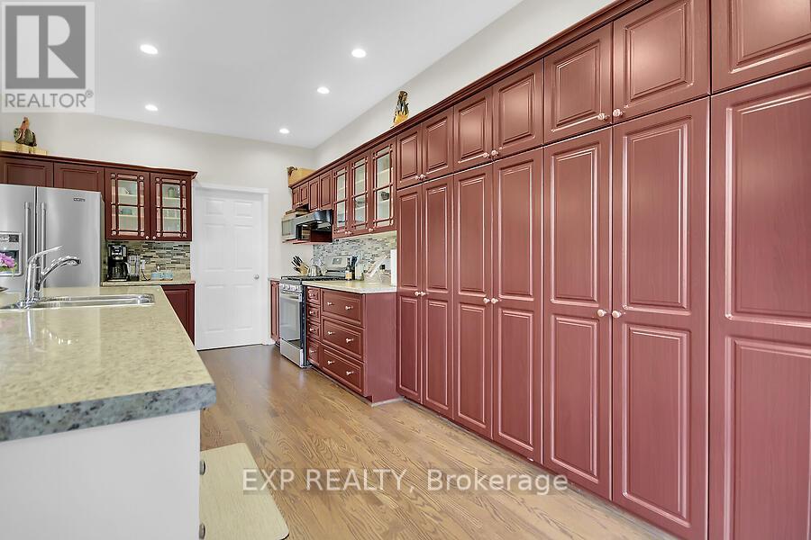 48 Deighton Crescent