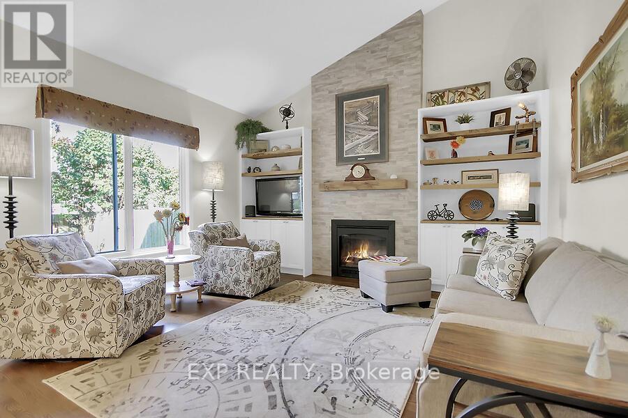 48 Deighton Crescent