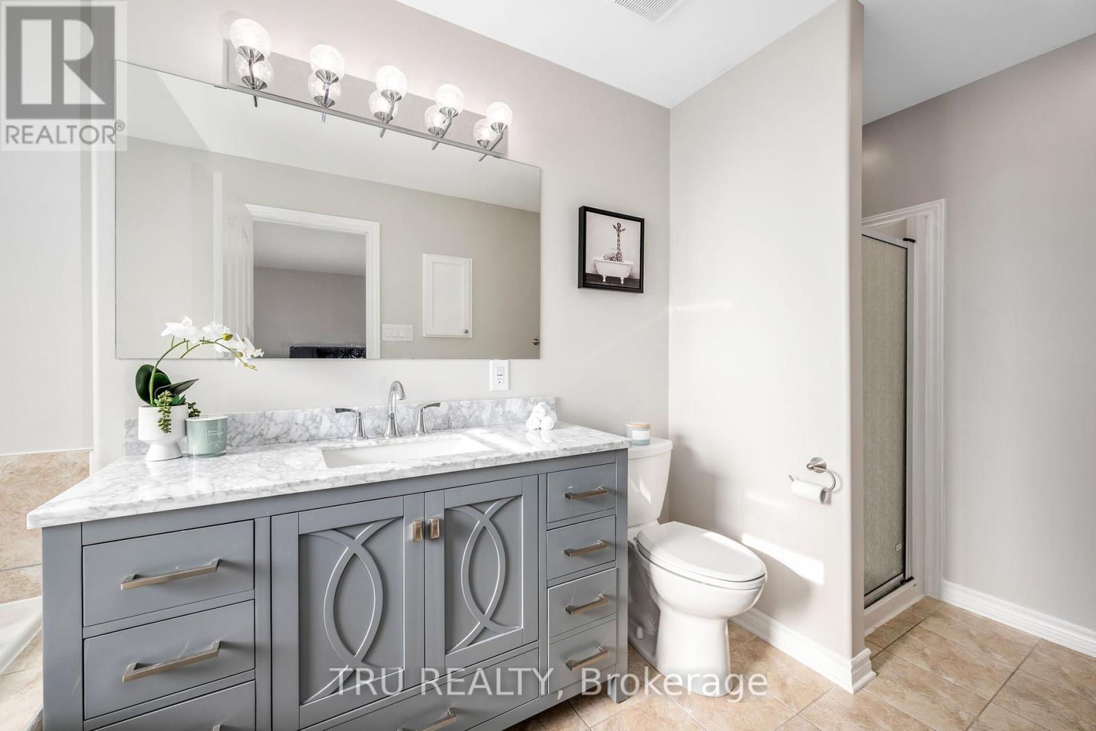 960 Linaria Walk