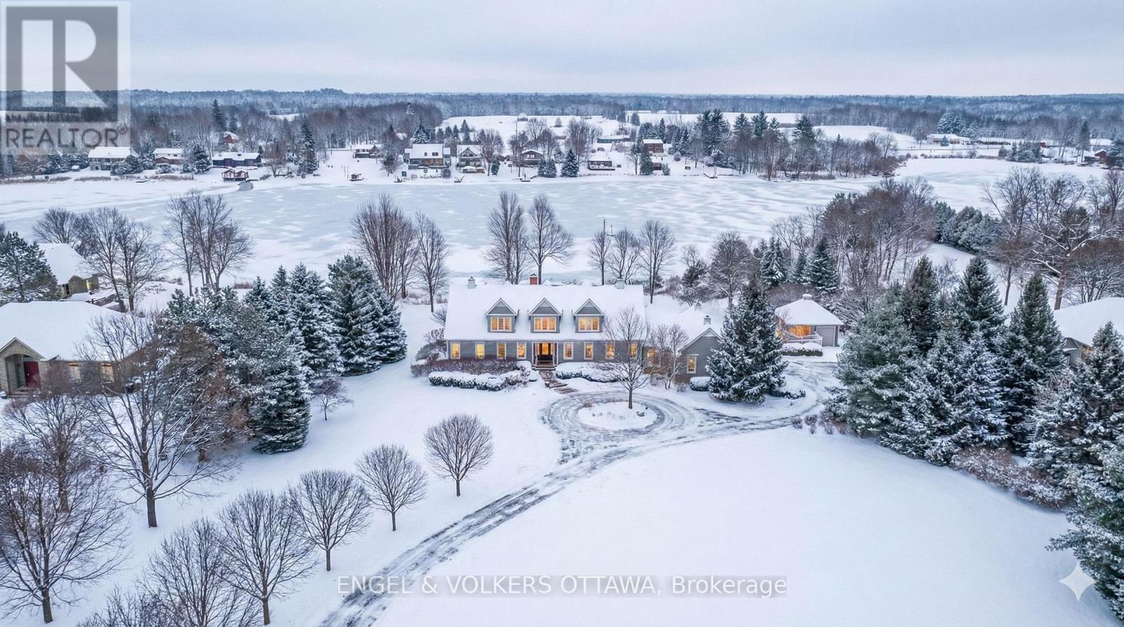 6029 Rideau Valley Drive N