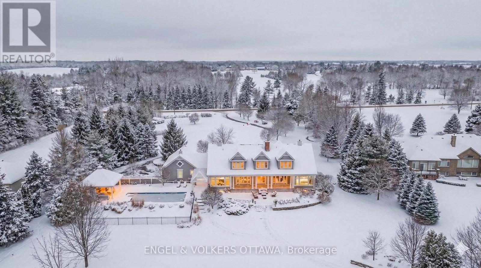 6029 Rideau Valley Drive N