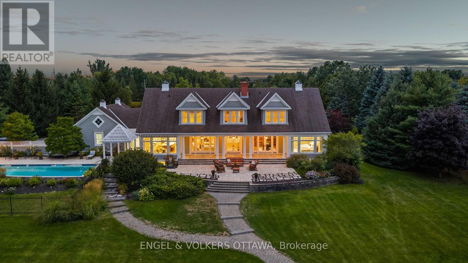 6029 Rideau Valley Drive N