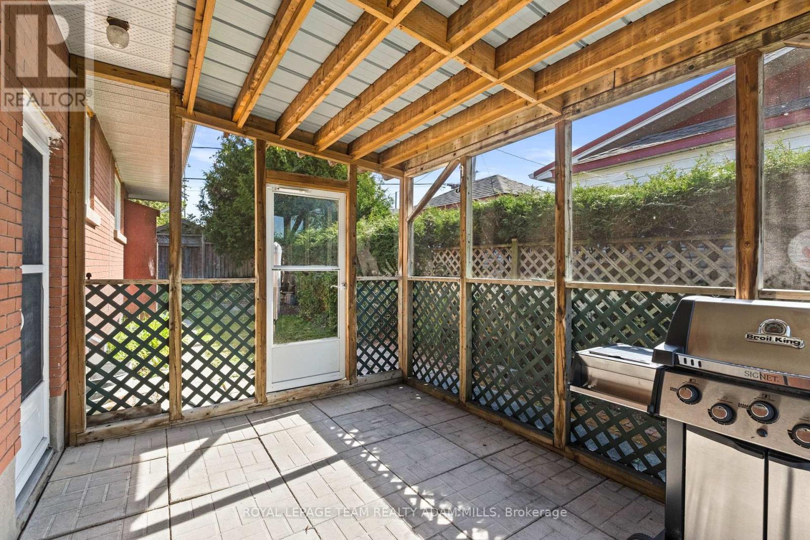3 Domus Crescent