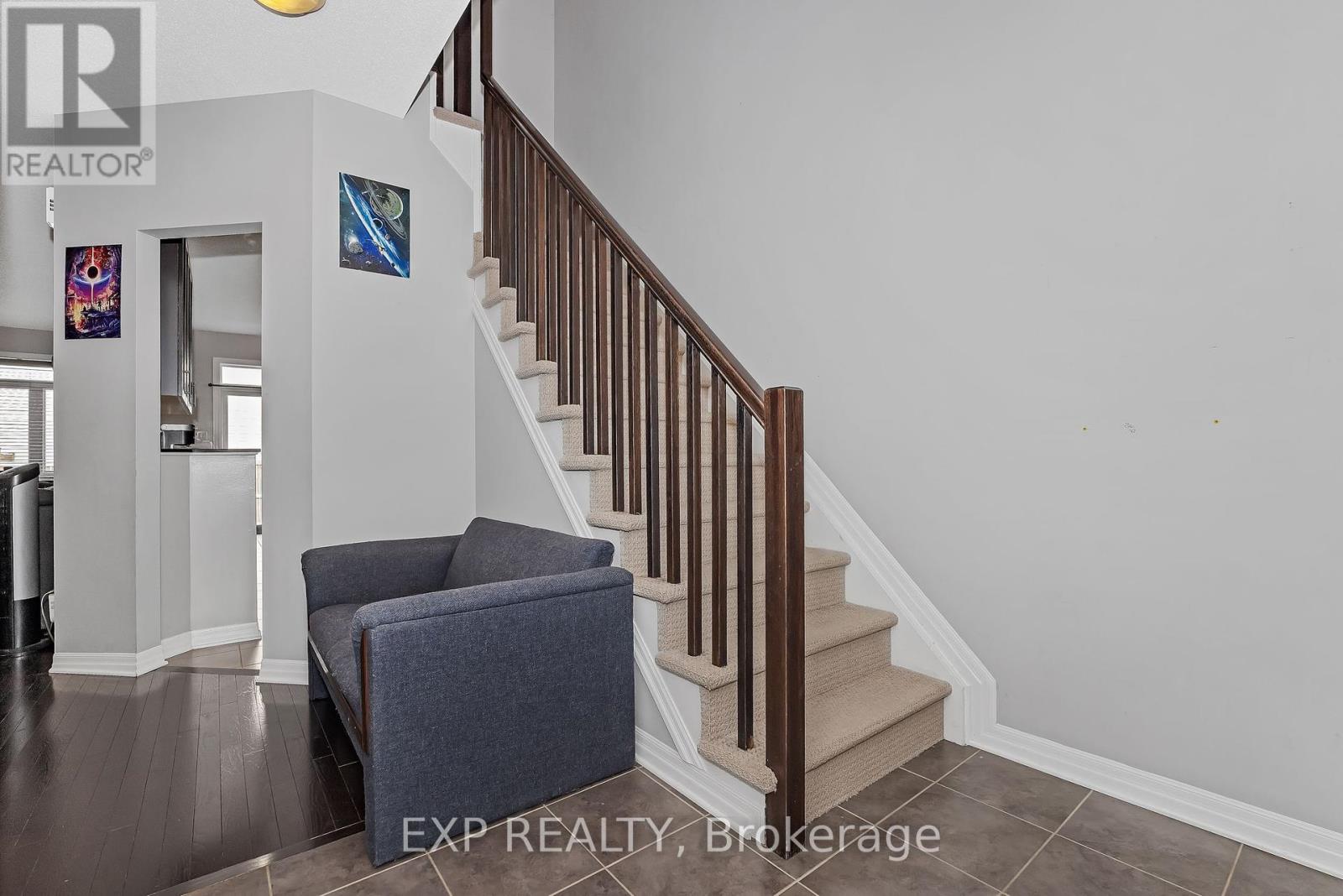 503 Knotridge Street N