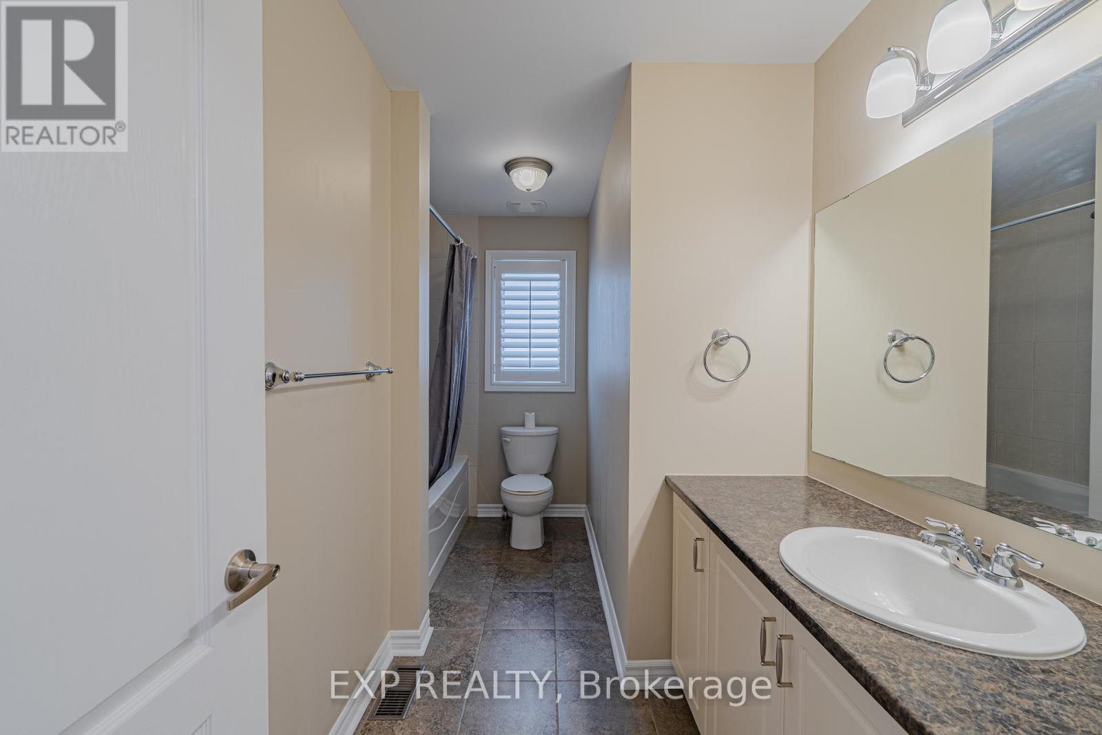 3308 Riverset Crescent