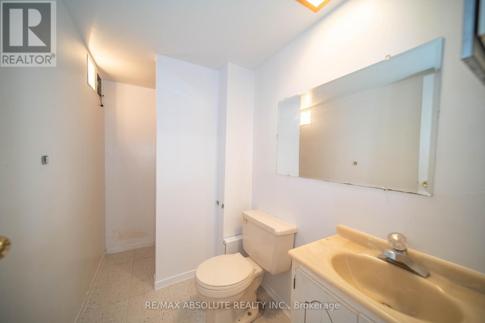 198 Hoylake Crescent