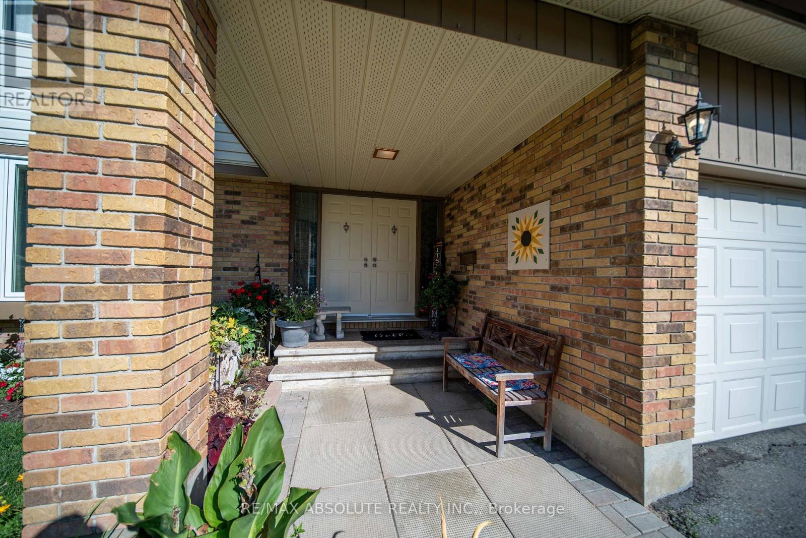 198 Hoylake Crescent