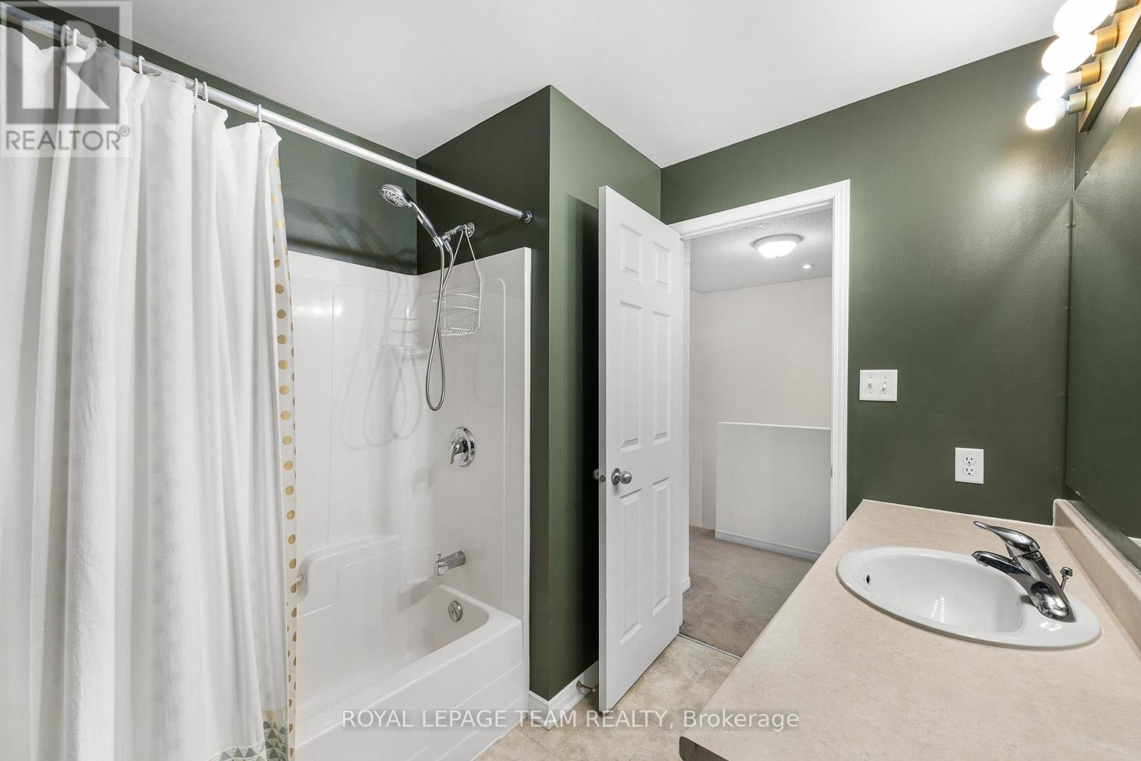 30 Goldthorpe Private