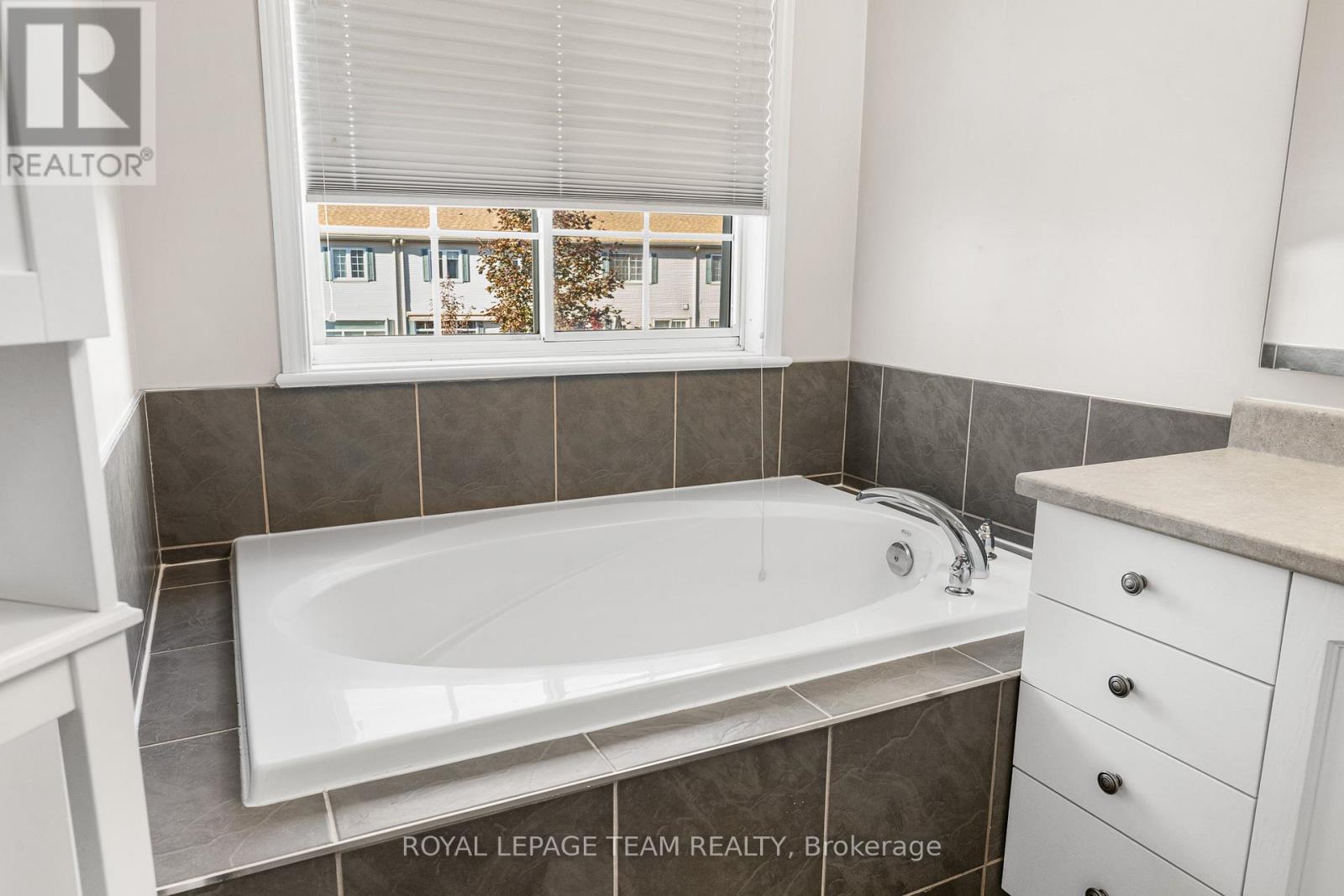 30 Goldthorpe Private