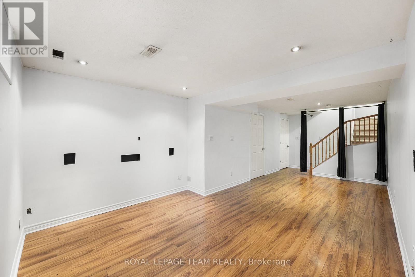 30 Goldthorpe Private