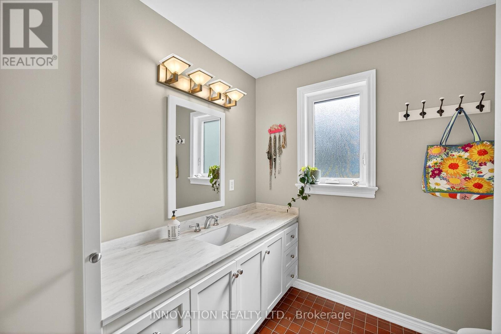 5558 South Island Park Drive