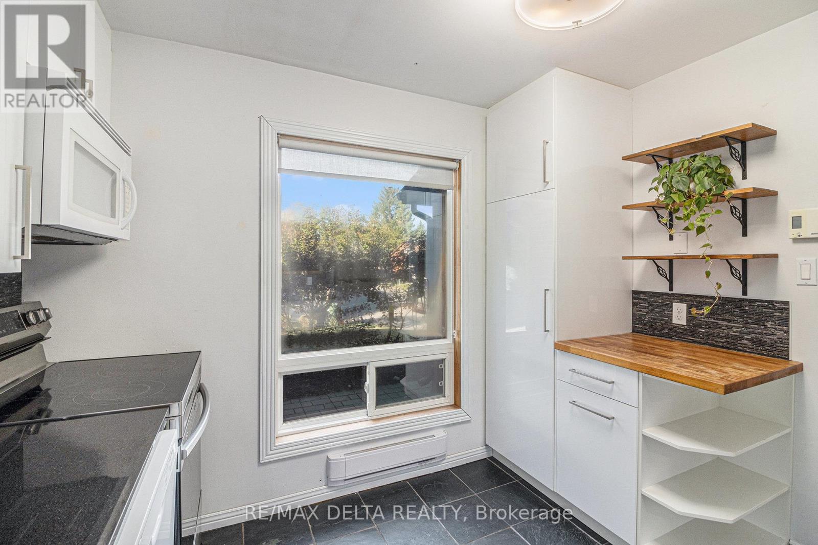 1345 Cedarcroft Crescent