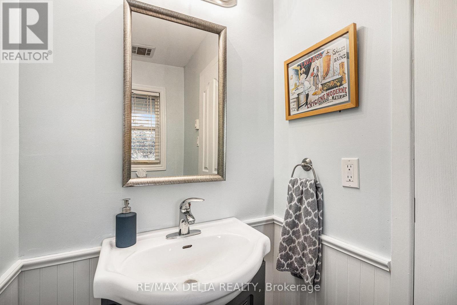 1345 Cedarcroft Crescent