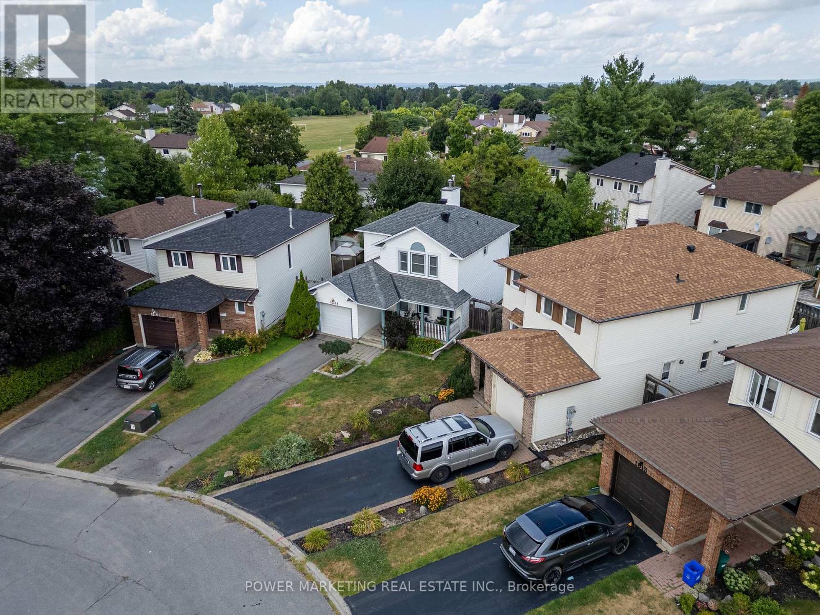 1809 Chopin Place