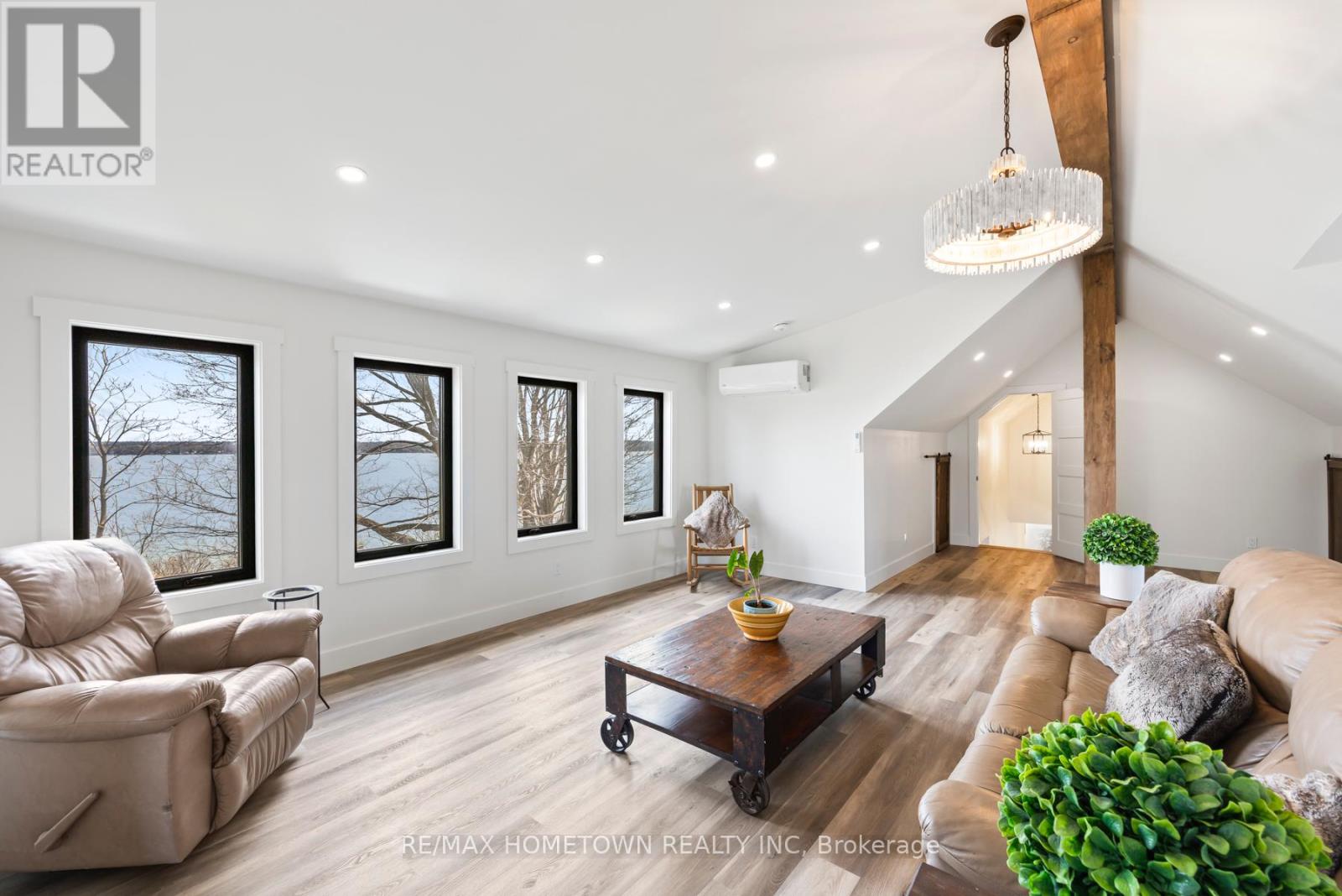 5 Shoreside Way