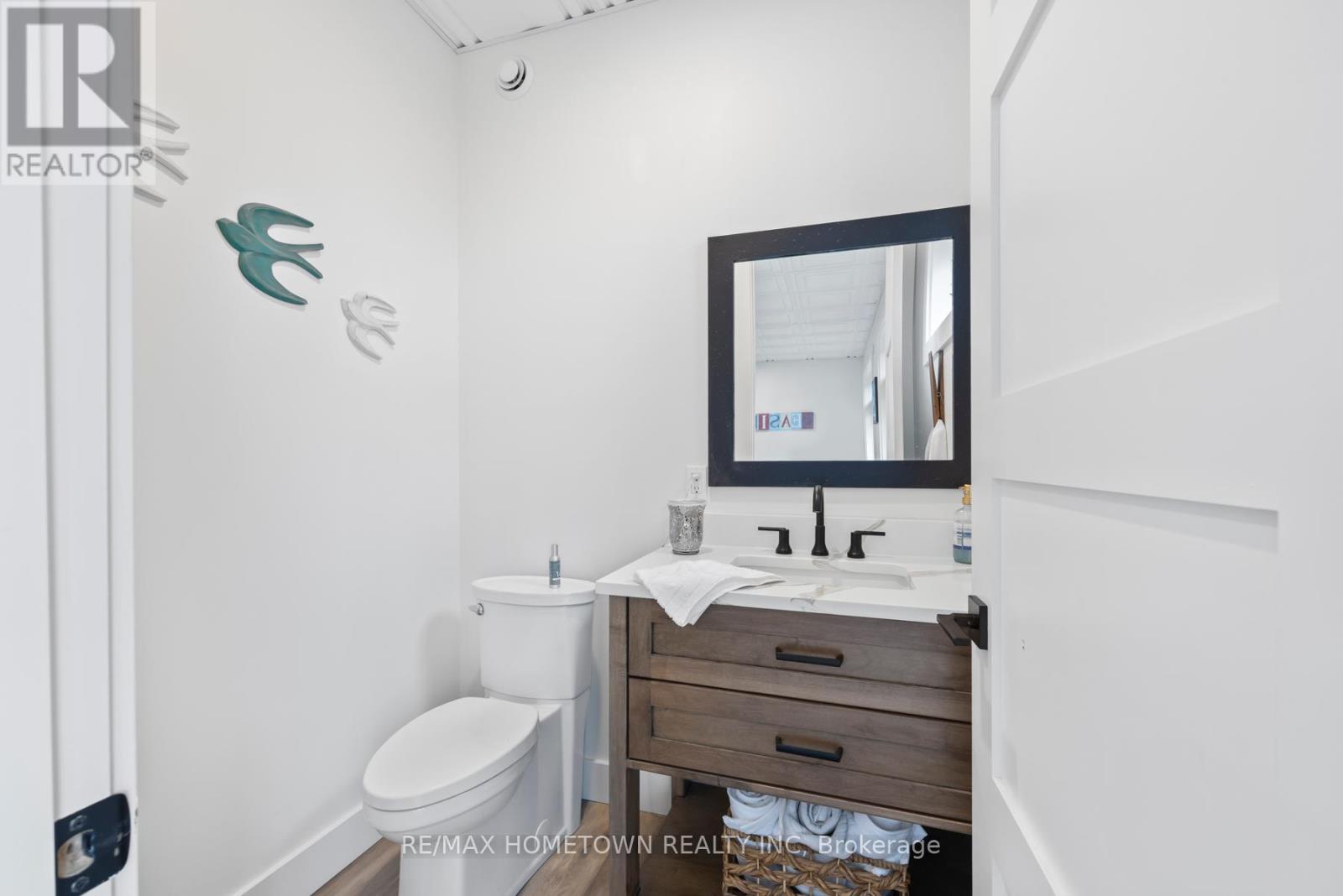 5 Shoreside Way