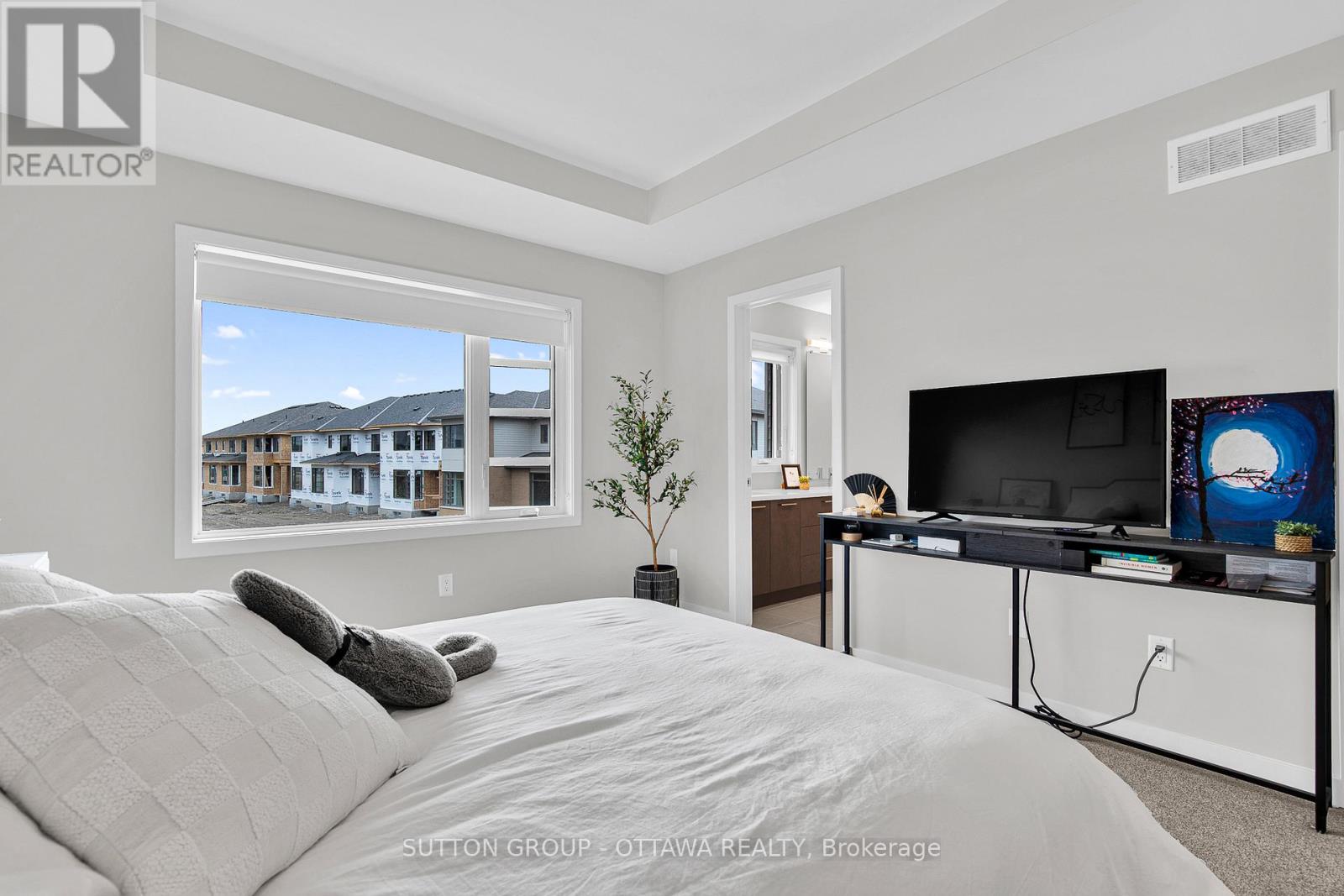 737 Acai Way