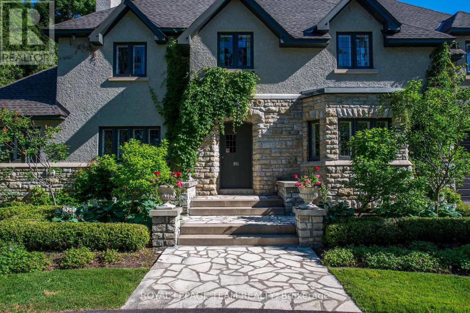 251 Park Road