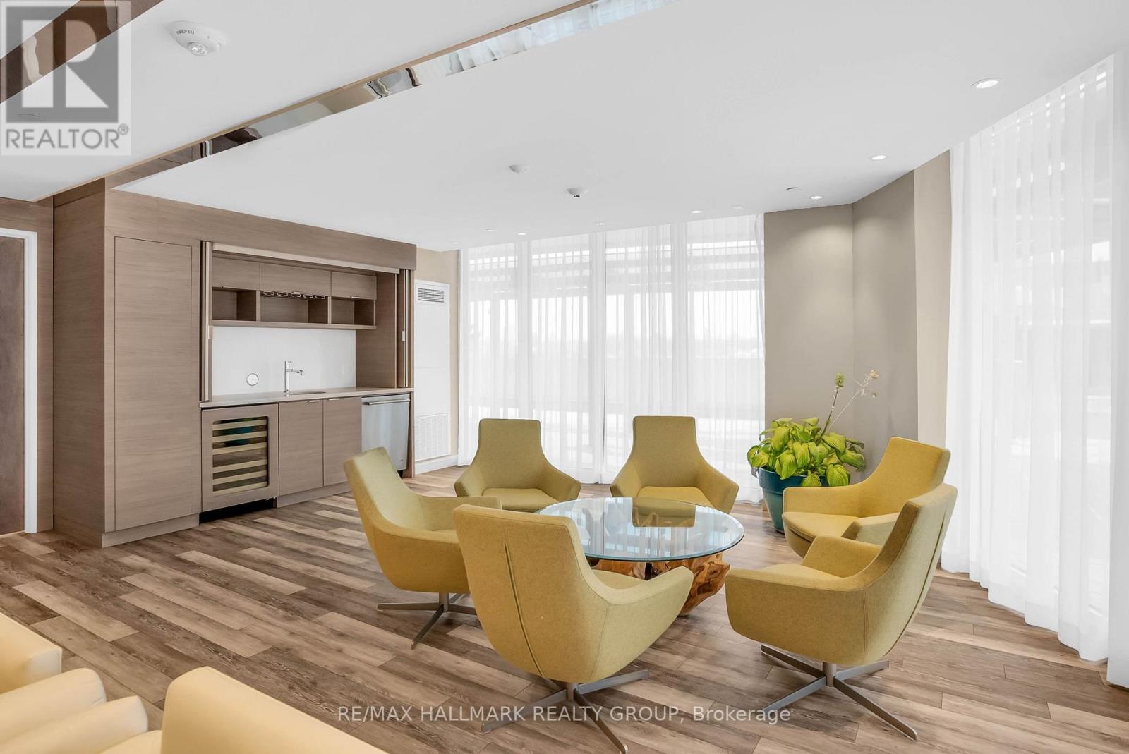 1906 - 485 Richmond Road