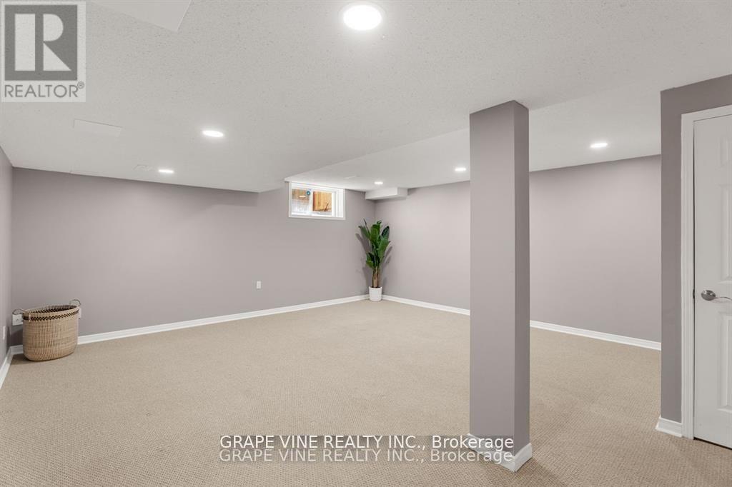 564 Aberfoyle Circle
