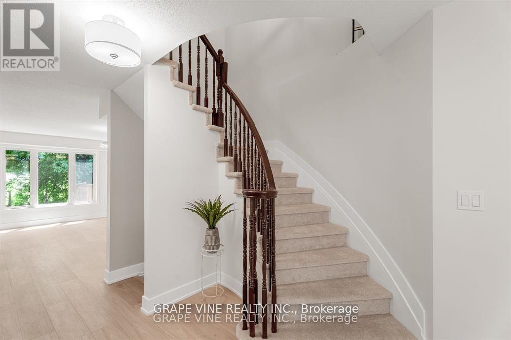 564 Aberfoyle Circle