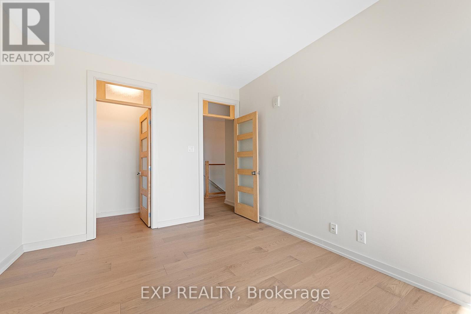 2309 - 324 Laurier Avenue W