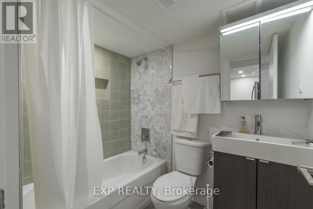 150 Meadowlands Drive W