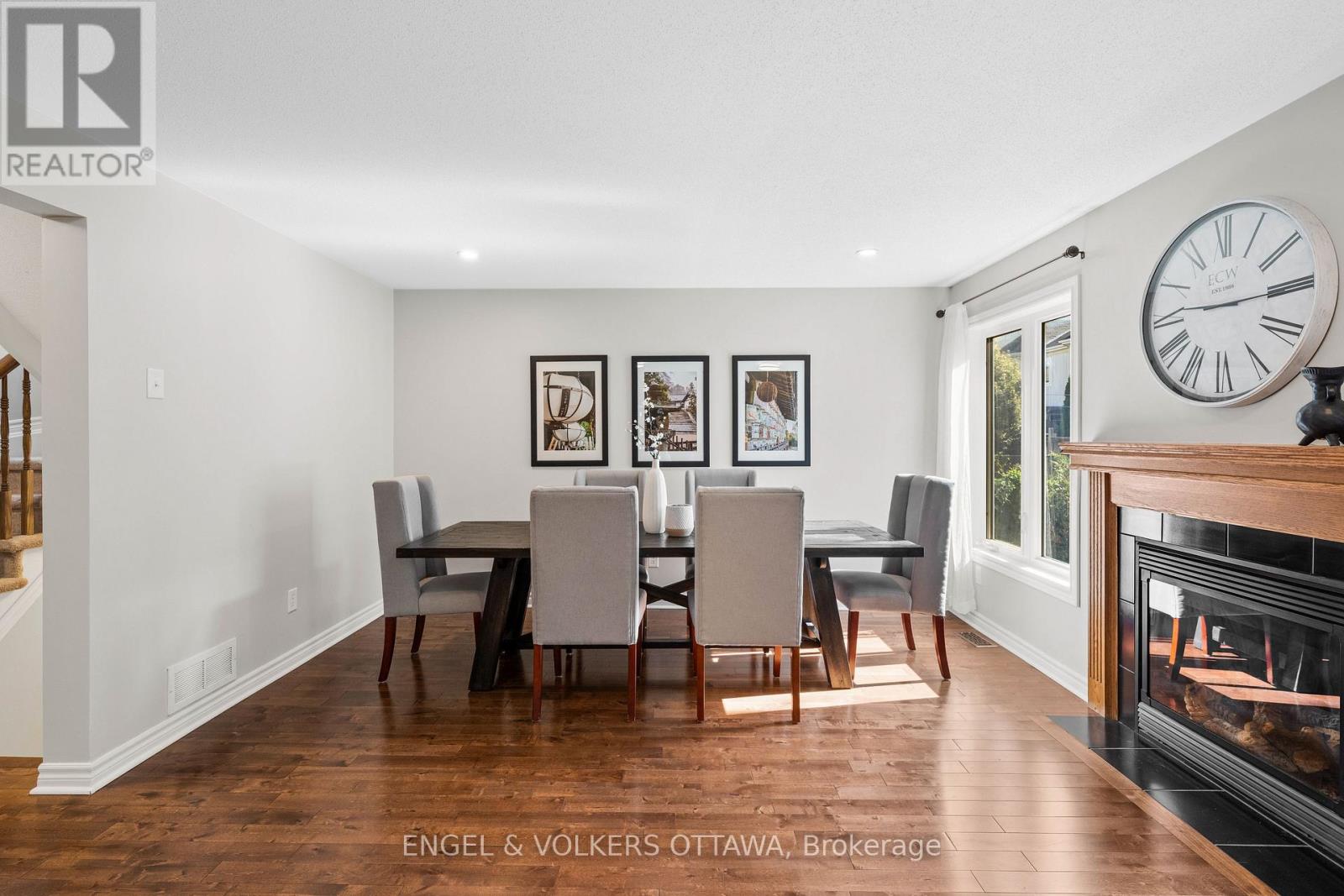 416 Vendevale Avenue