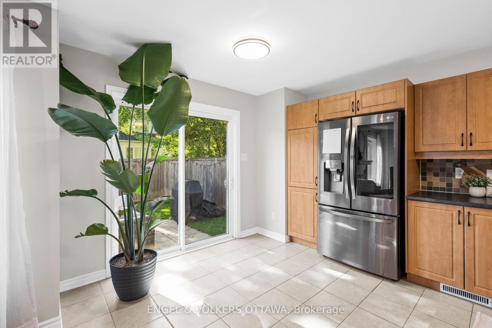 416 Vendevale Avenue