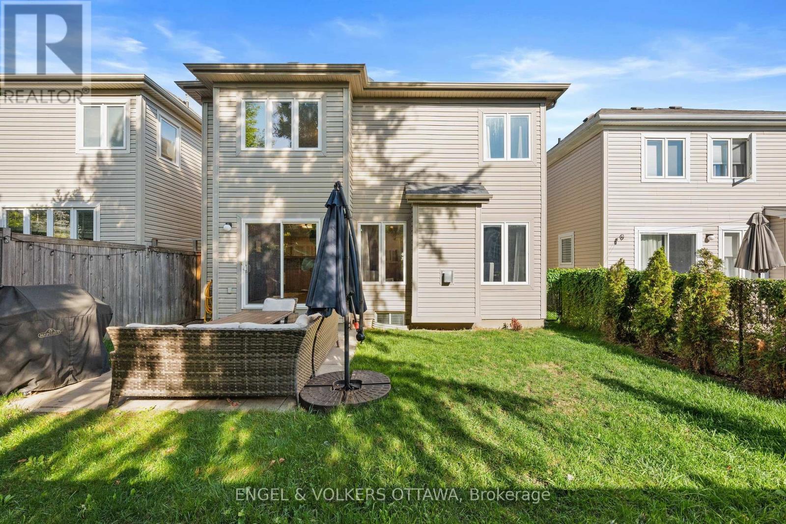 416 Vendevale Avenue