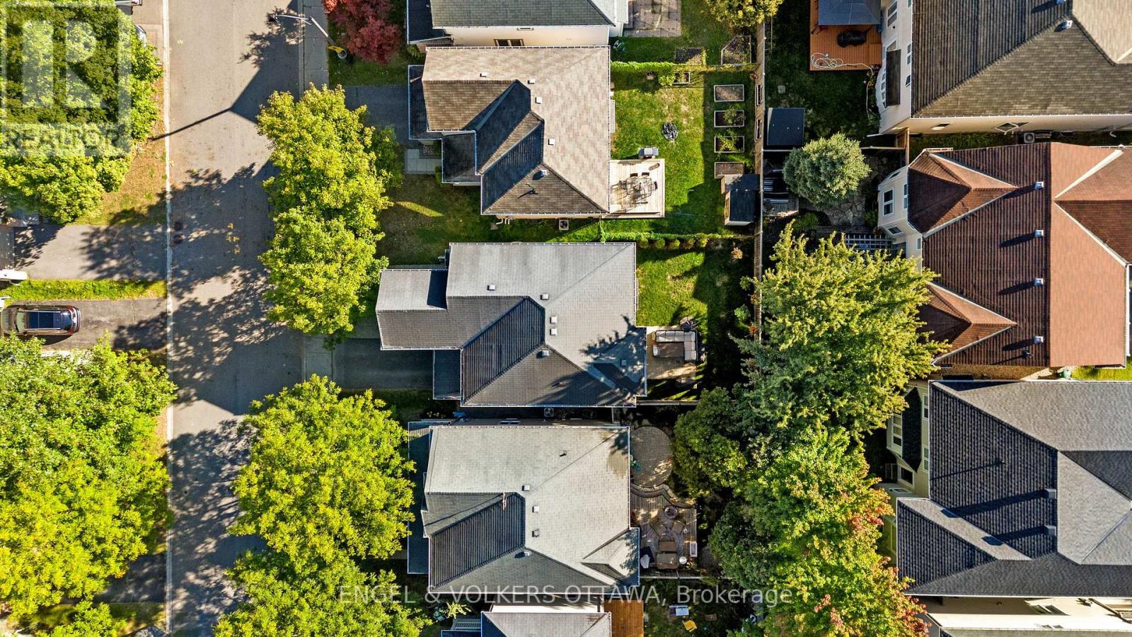 416 Vendevale Avenue