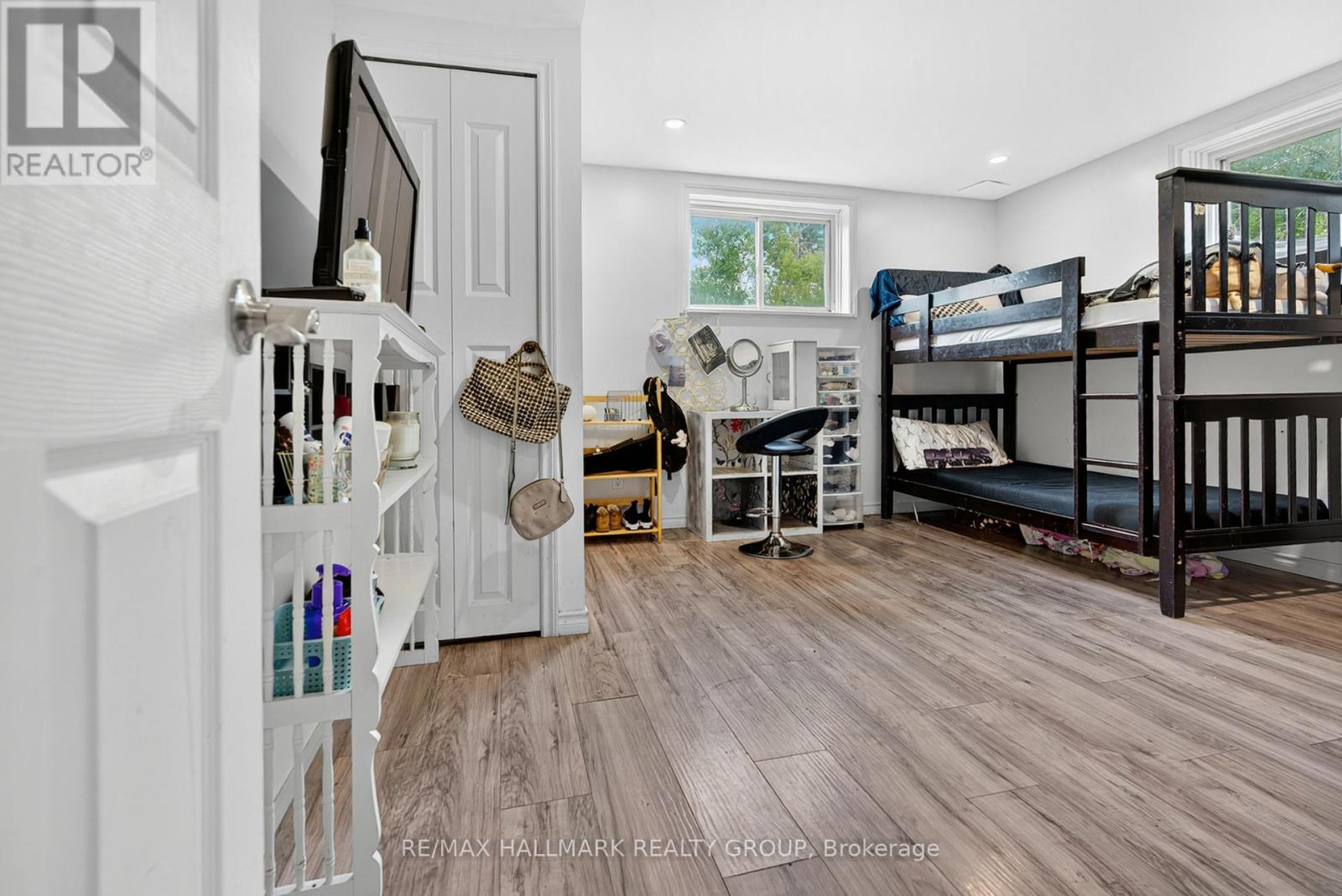 11 Rideau Crossing Crescent