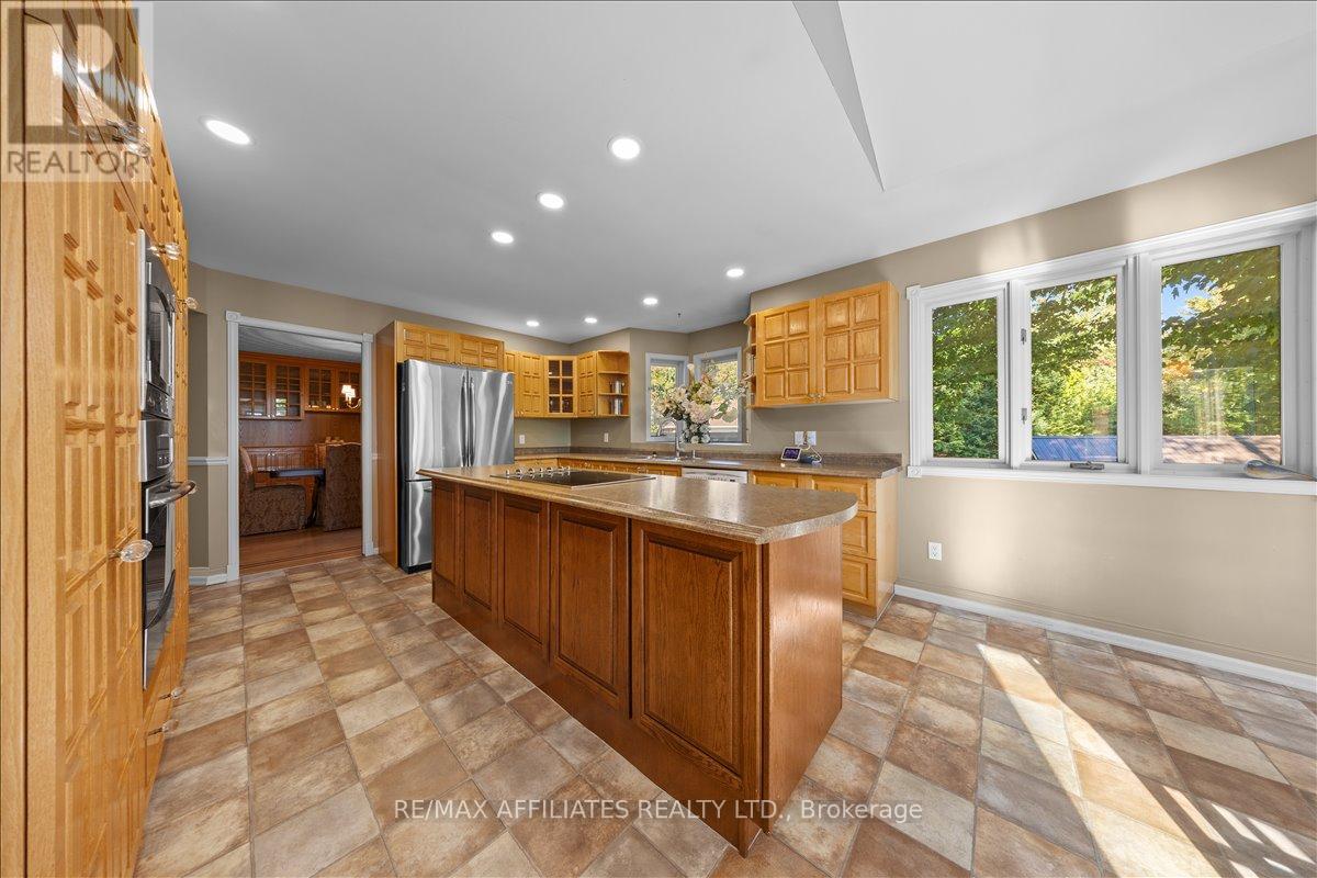 1266 Barnwell Crescent
