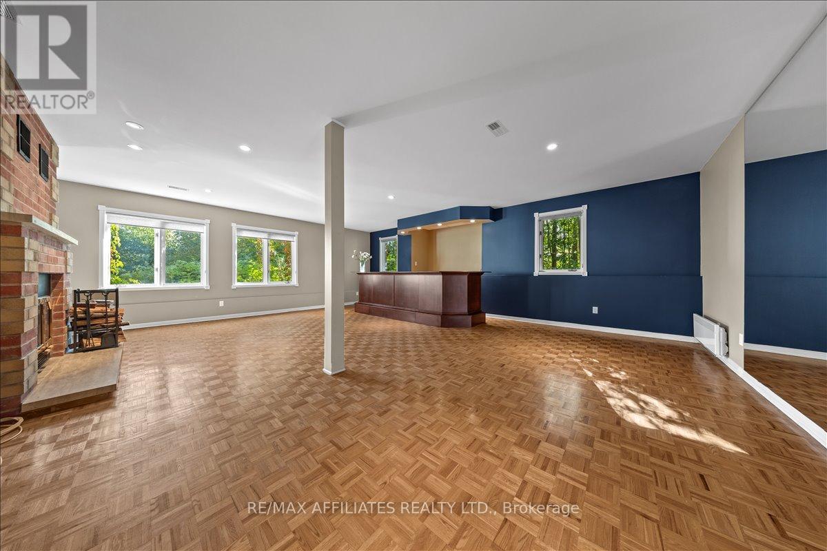 1266 Barnwell Crescent