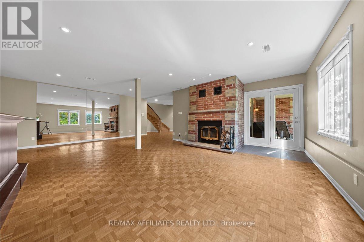 1266 Barnwell Crescent
