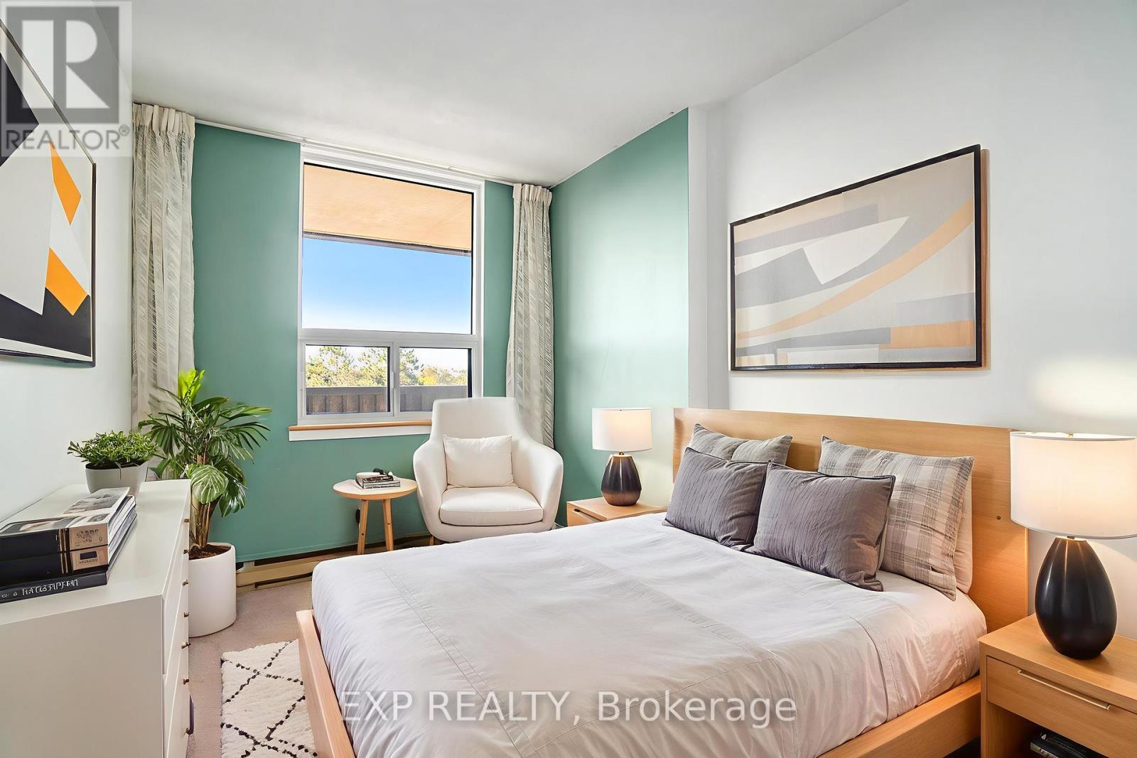 408 - 900 Dynes Road