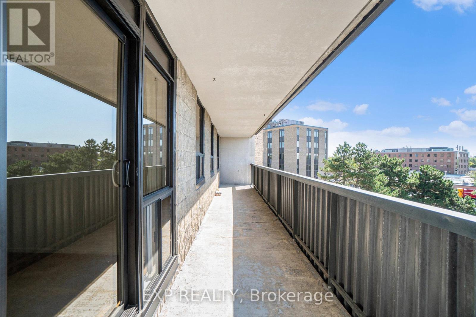 408 - 900 Dynes Road