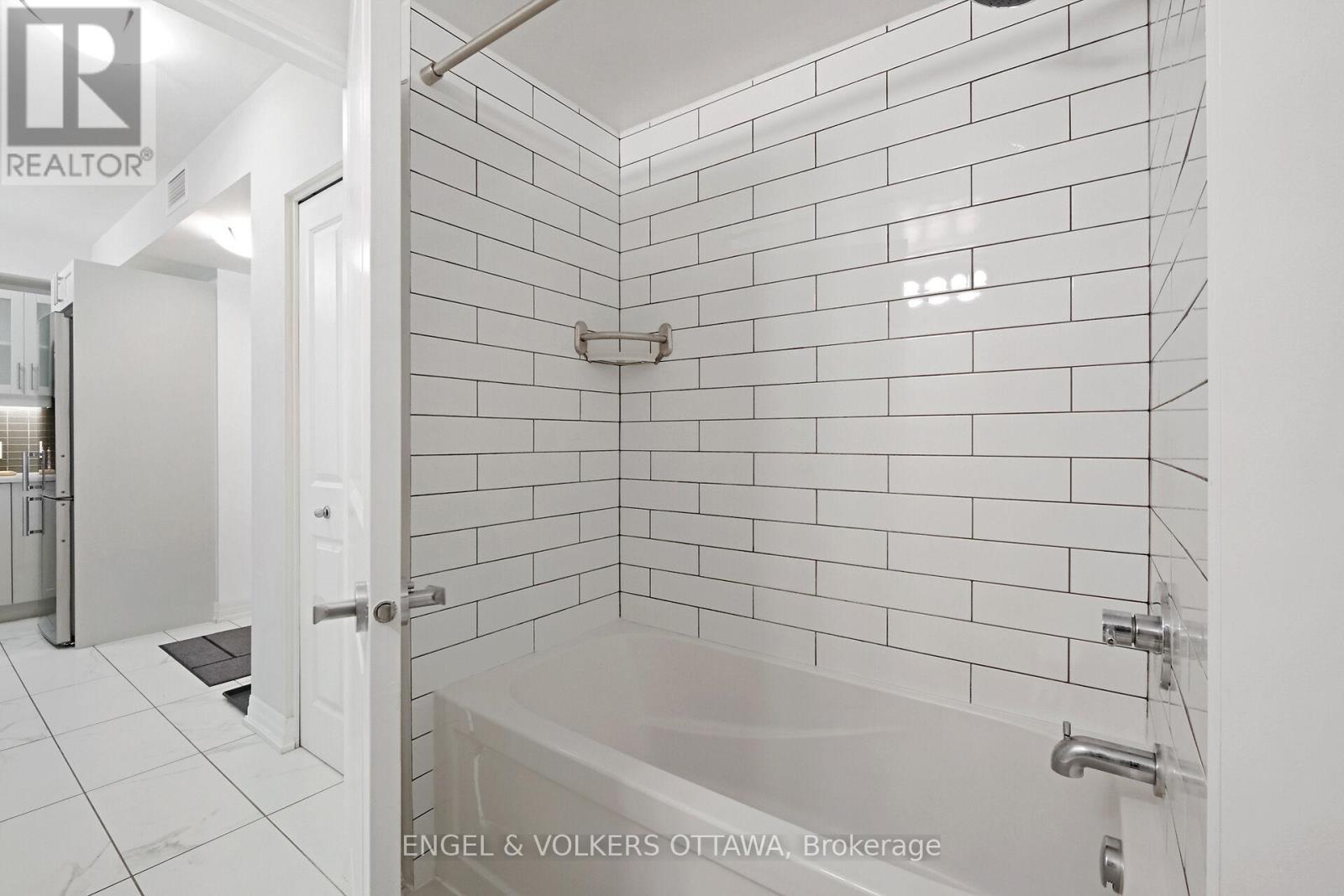 707 - 195 Besserer Street