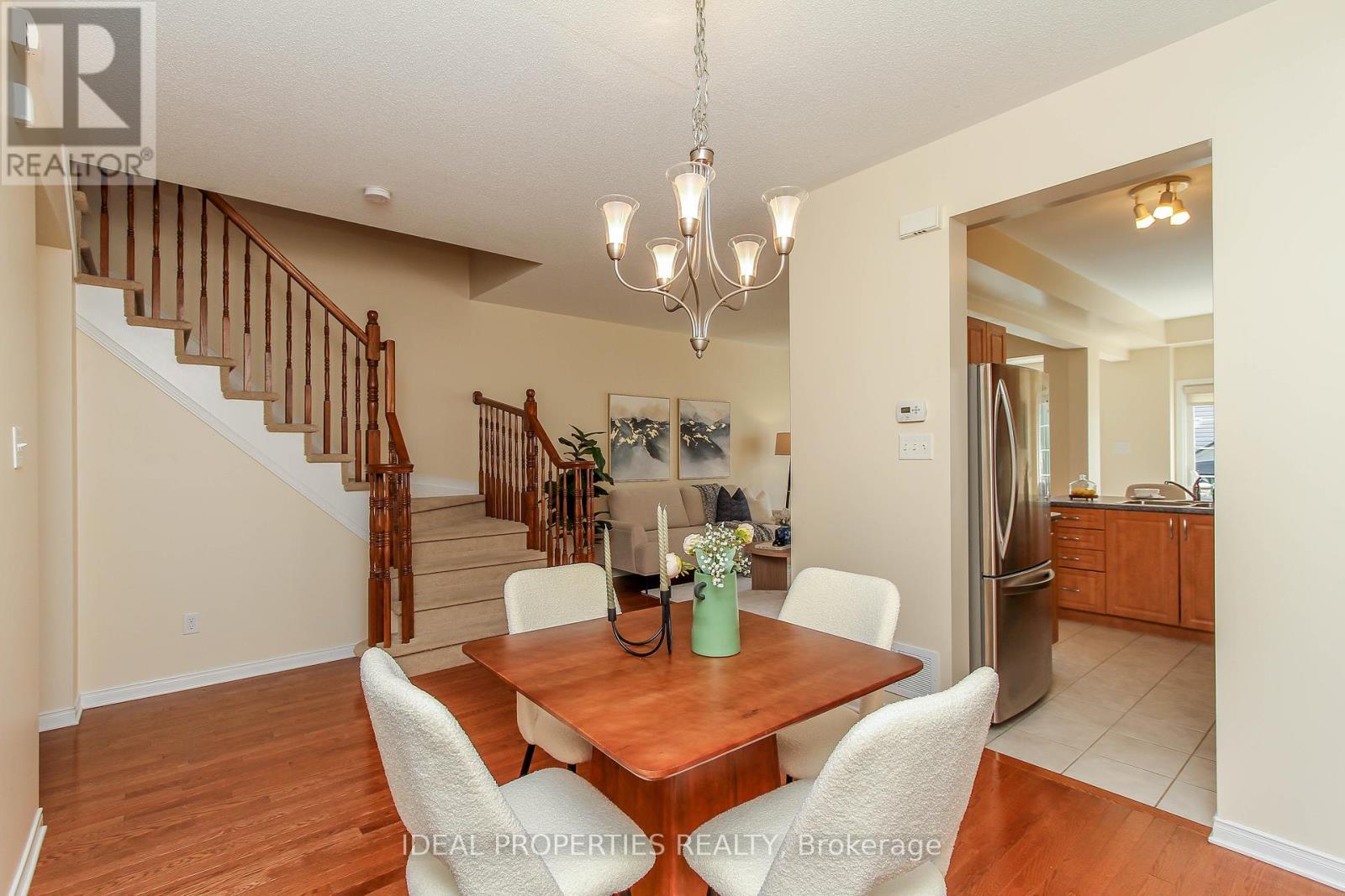 565 Pepperville Crescent