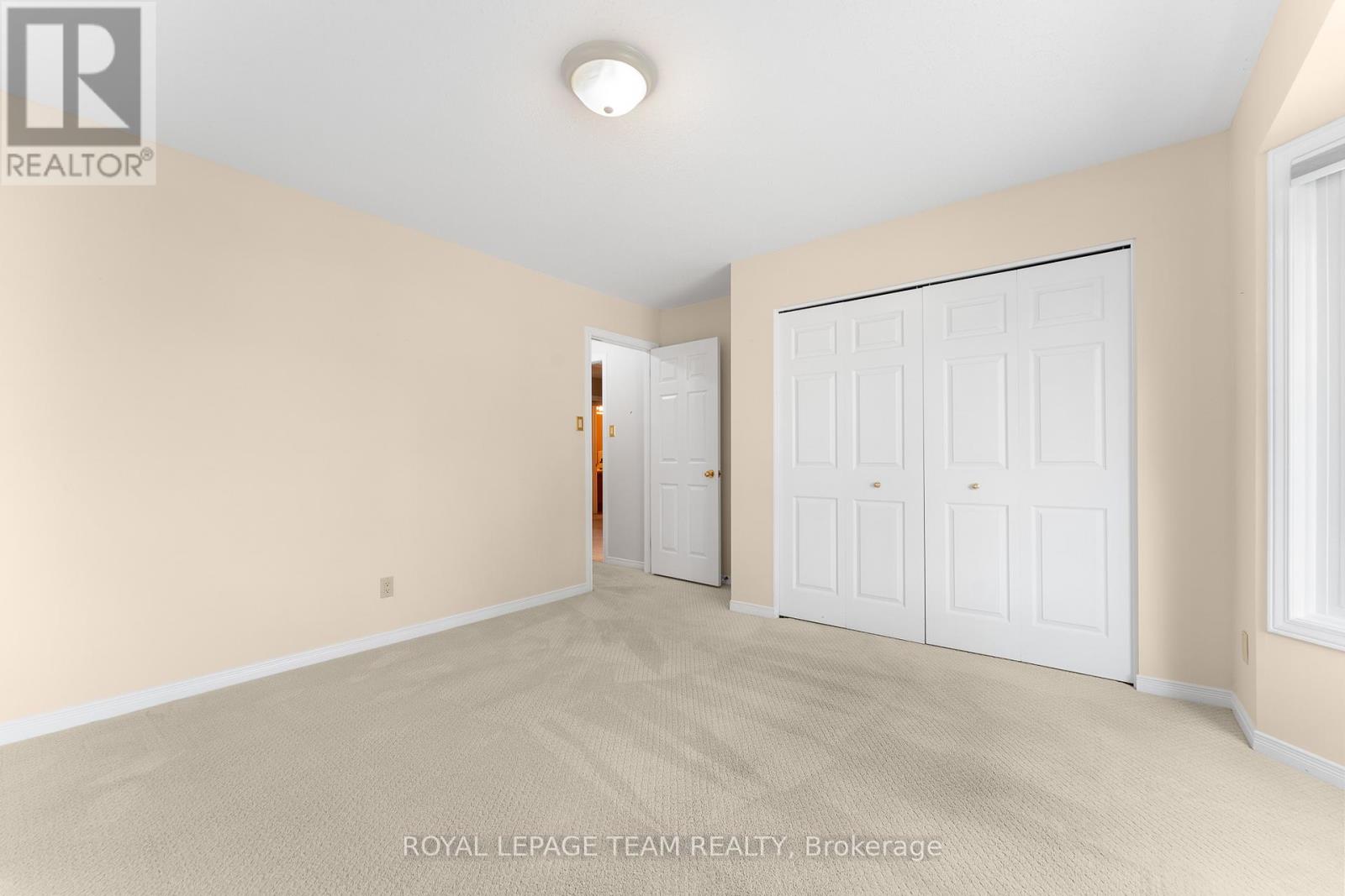 16 Oyster Bay Court