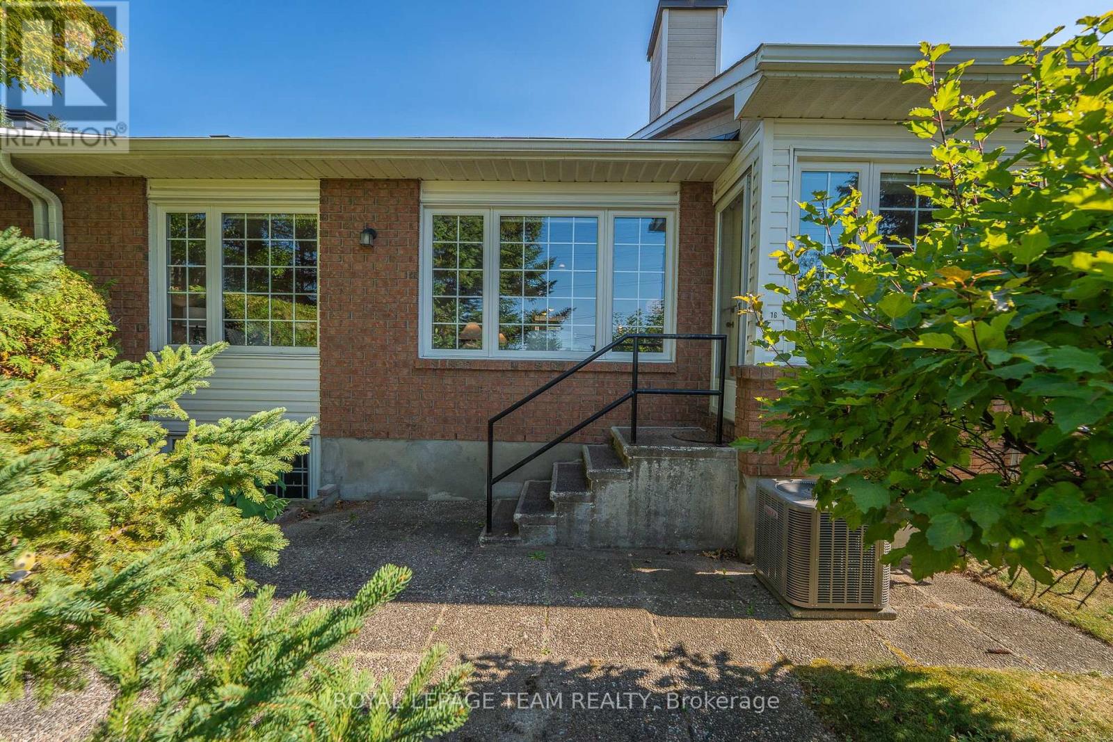 16 Oyster Bay Court