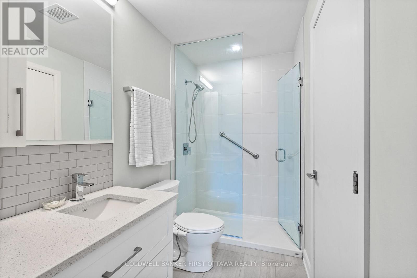 303 - 10 Rosemount Avenue