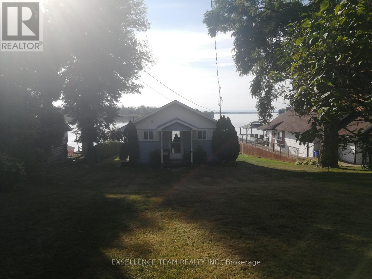 6803 St. Louis Point Road S